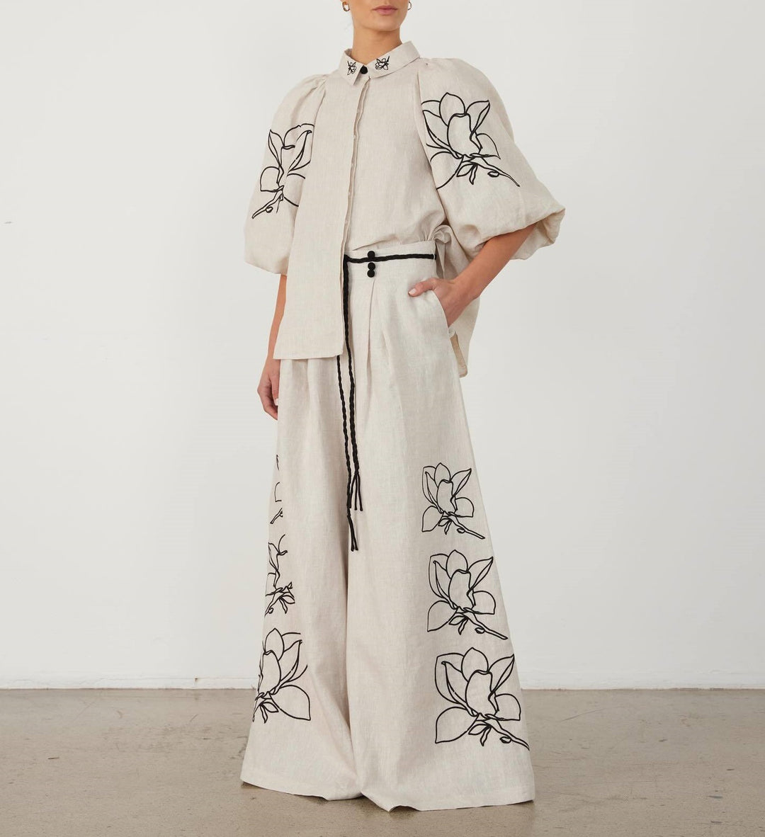 Damen Weit geschnittene Leinenhose mit floralen Stickereien EB