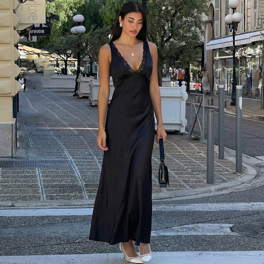 Damen Elegantes Nachthemd mit Spitzendetails EB