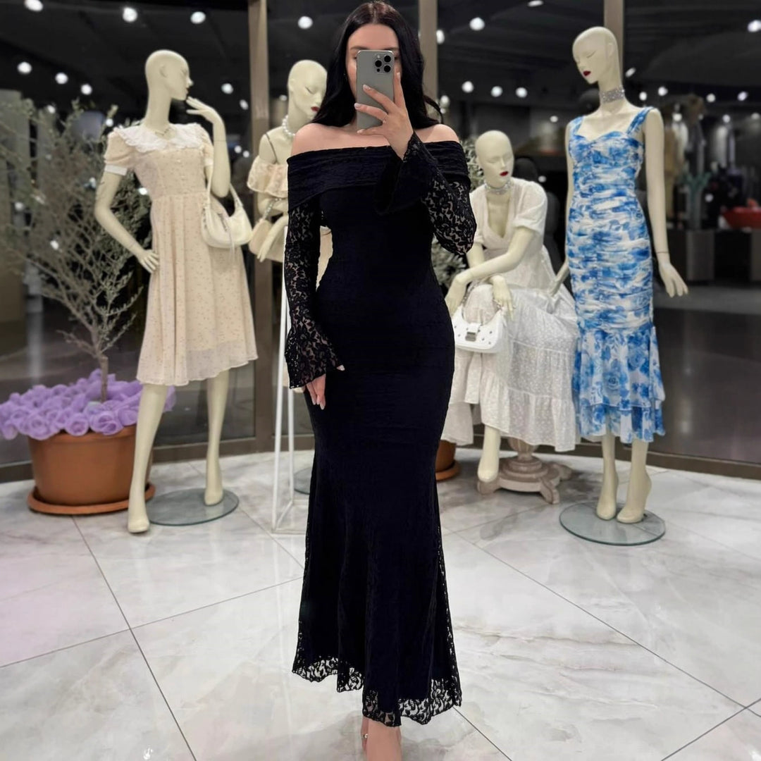 Damen Elegantes Spitzenkleid mit Off-Shoulder Design und Schößchen EB
