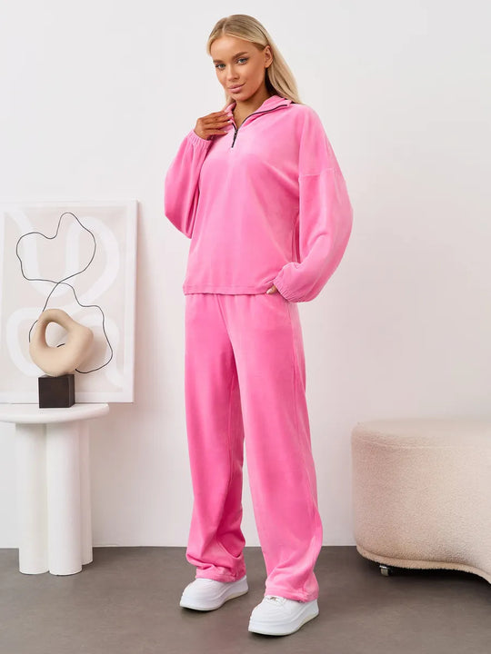 Damen samtiges zweiteiliges Lounge-Set mit Kapuzen-Halbzip und elastischer Bundhose EB