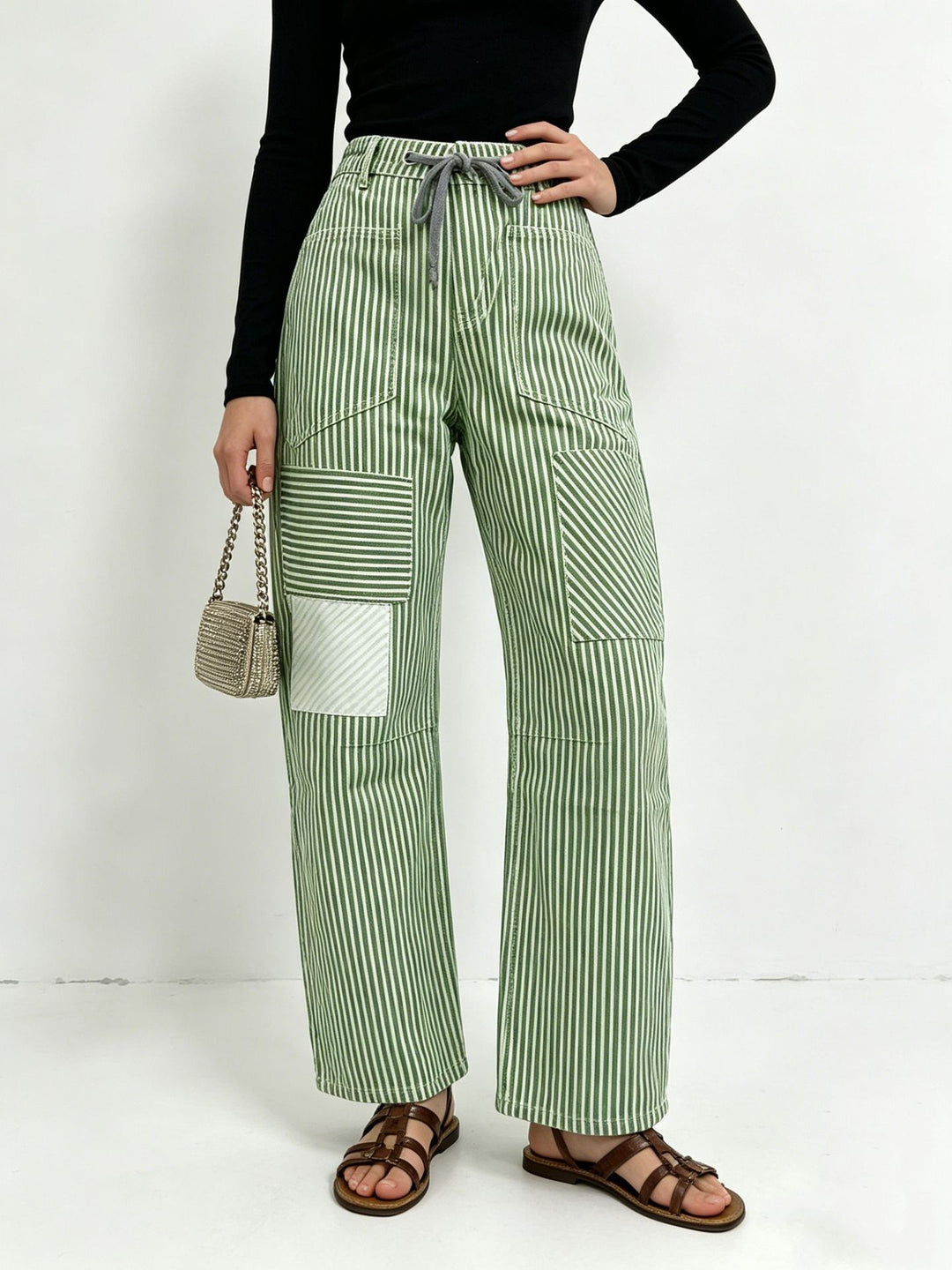 Damen nan High‑Waist Relaxed‑Hose mit vertikalem Streifenmuster, aufgesetzten Knie‑Patches und Kordelzug EB