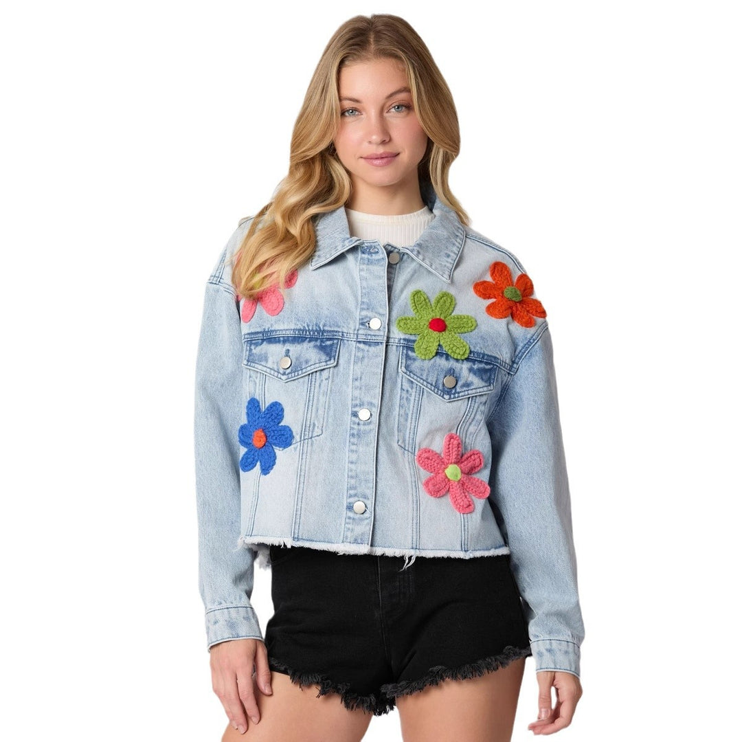 Damen cropped Jeansjacke mit bunten Football-Patches und lässigem Schnitt EB
