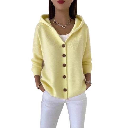 Damen Kapuzenstrickjacke mit Praktischen Knopfdetails und Lässigem Schnitt EB