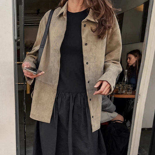 Damen Suede Jacke mit Taillengürtel und feinen Knopfdetails EB