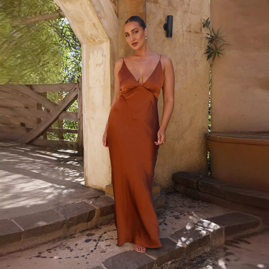 Damen Elegantes und Figurbetontes Abendkleid mit Tiefem V-Ausschnitt und Schmalem Schnitt EB