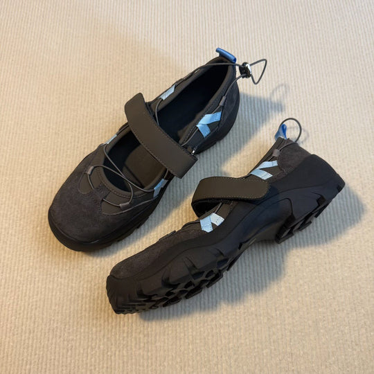 Damen bequeme Sneaker mit modischen Details EB