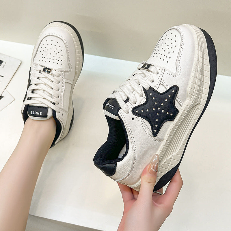 Damen Sneakers mit exklusivem Sternen-Design und gepolsterter Sohle EB
