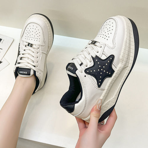 Damen Sneakers mit exklusivem Sternen-Design und gepolsterter Sohle EB