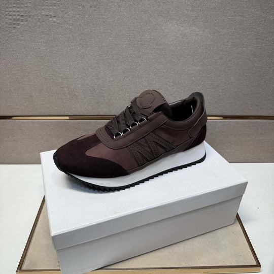 Damen Sneakers mit atmungsaktiver Oberflächenstruktur und rutschfester Sohle EB