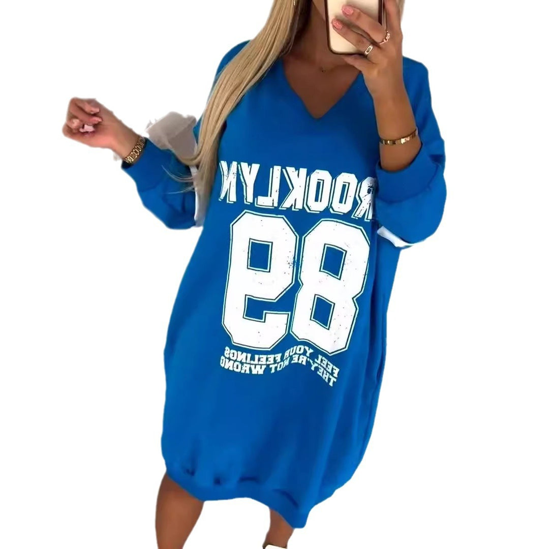 Damen lässiges oversized Sportkleid mit V-Ausschnitt und kontrastierenden Ärmeln EB