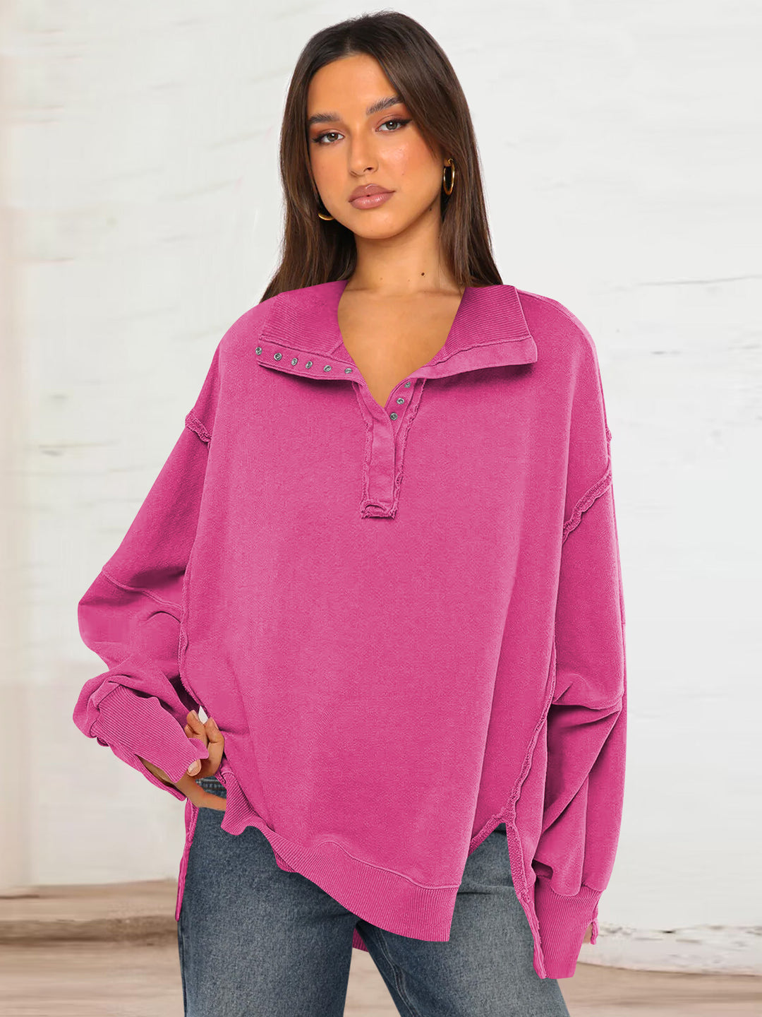 Damen Oversized Sweatshirt mit modischem Kragen und distressed Details EB
