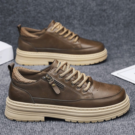 Herren robuste Lederoptik Plateau-Sneaker mit seitlichem Reißverschluss, gepolstertem Knöchelkragen und griffiger Wellenlaufsohle EB