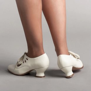Damen elegante Tanzschuhe mit dekorativen Schnürungen und bequemer Absatzhöhe EB