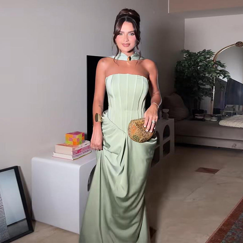 Damen Abendkleid mit asymmetrischem Schnitt und raffinierten Drapierungen EB