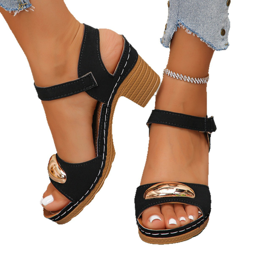 Damen elegante Keil-Pantoletten mit goldener Applikation EB