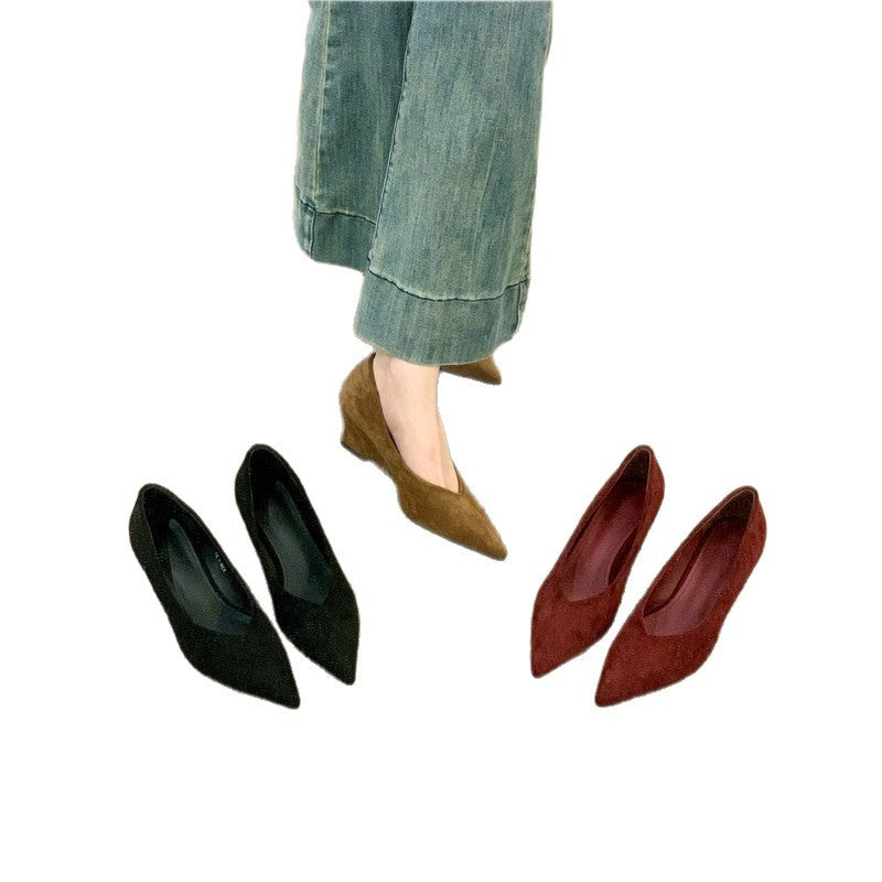 Damen elegante Pumps mit verspielt geschwungenem Design und Schleifenakzenten EB