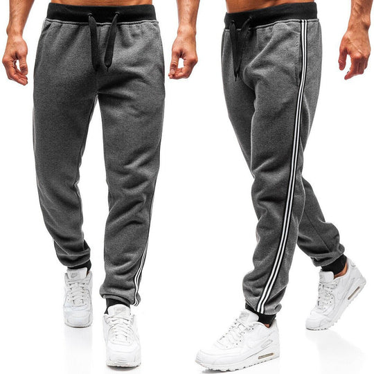 Herren Sportliche Jogginghose mit seitlichen Kontraststreifen EB