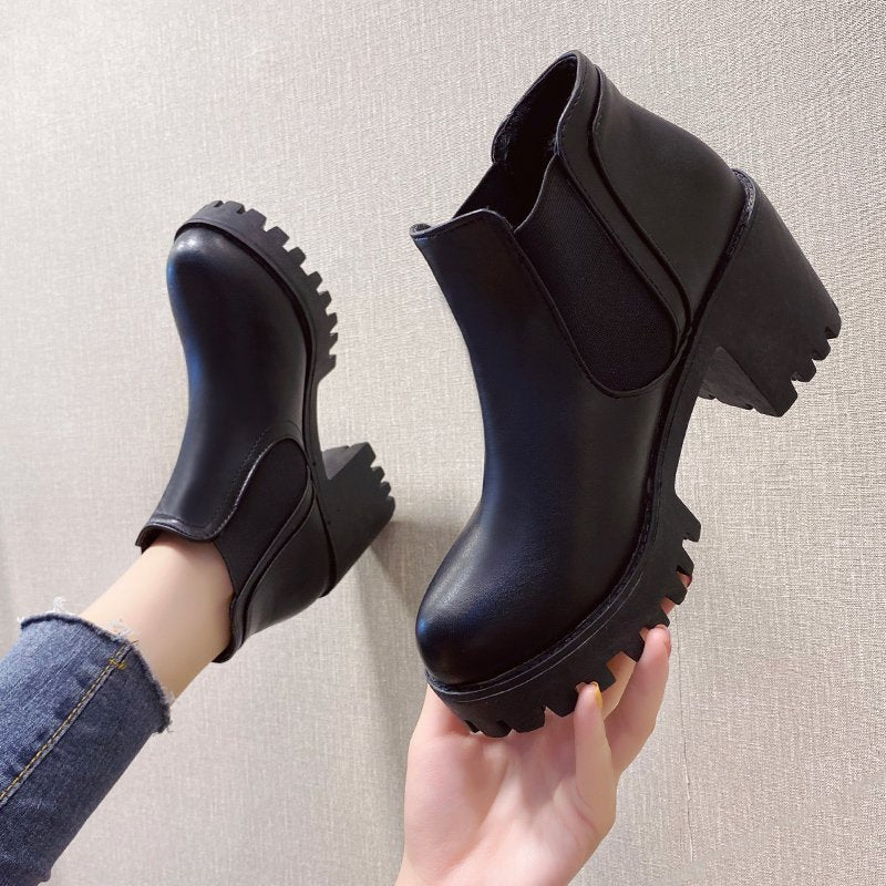 Damen Chunky Chelsea Boots mit robustem Profil und elastischen Einsätzen EB