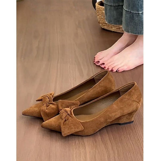 Damen spitze Wedge-Pumps aus samtweichem Velours EB