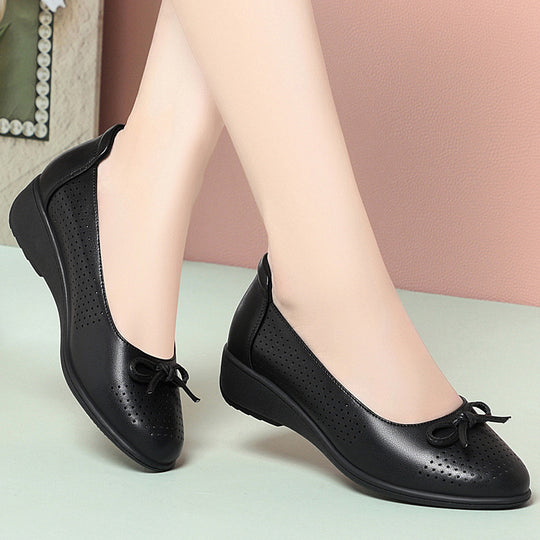 Damen Ballerinas mit perforierter Oberfläche und komfortablem Blockabsatz EB