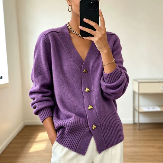 Damen Oversize V-Ausschnitt Strickcardigan mit herzförmigen Schmuckknöpfen EB