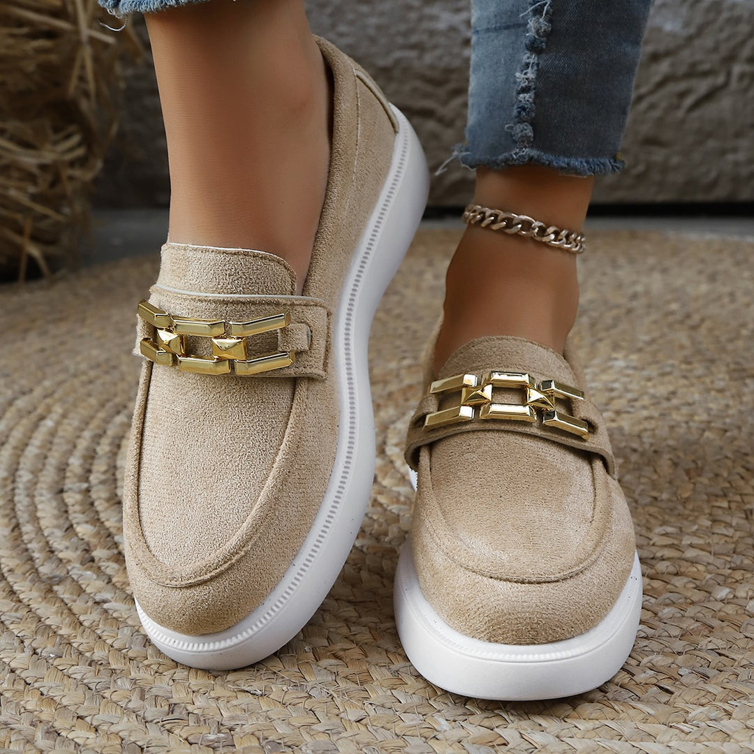 Damen Stylish Slip-On Loafer-Schuhe mit modischem Metall-Element EB