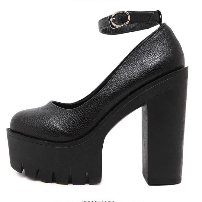 Damen Plateau-Pumps mit eleganter Doppelriemenführung und rutschfester Sohle EB