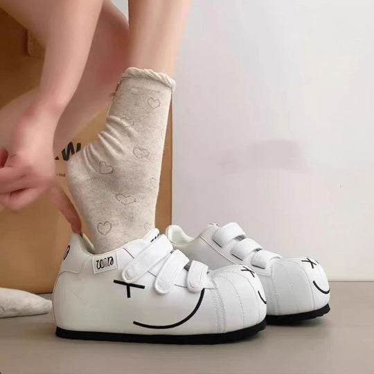 Damen bequeme Clogs mit praktischem Klettverschluss und einzigartigem Design EB