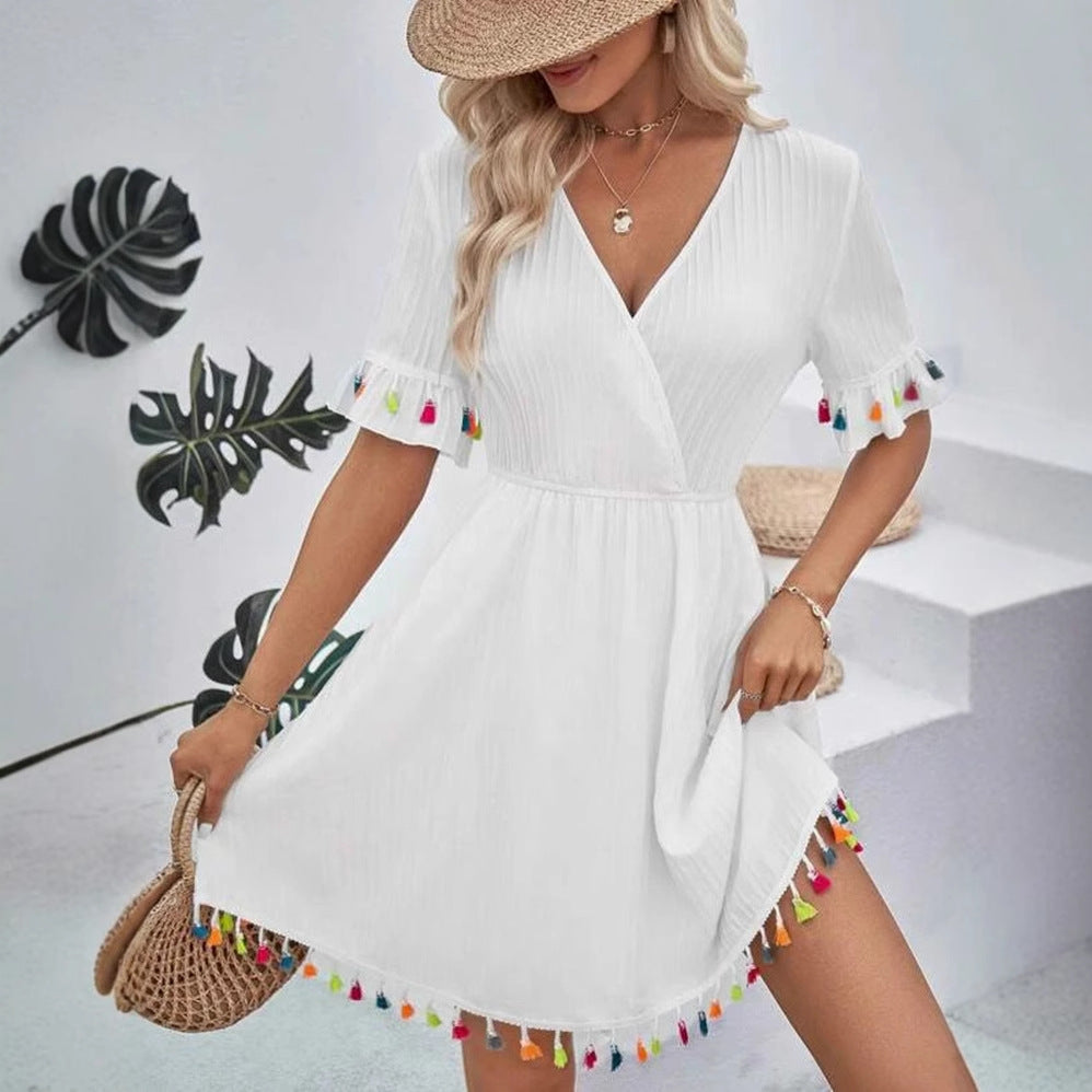 Damen Sommerkleid mit verspielten Volants und bunten Quasten EB