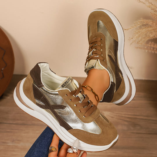 Damen Sportliche Sneakers mit Metallic-Akzenten und durchgehendem Komfort EB
