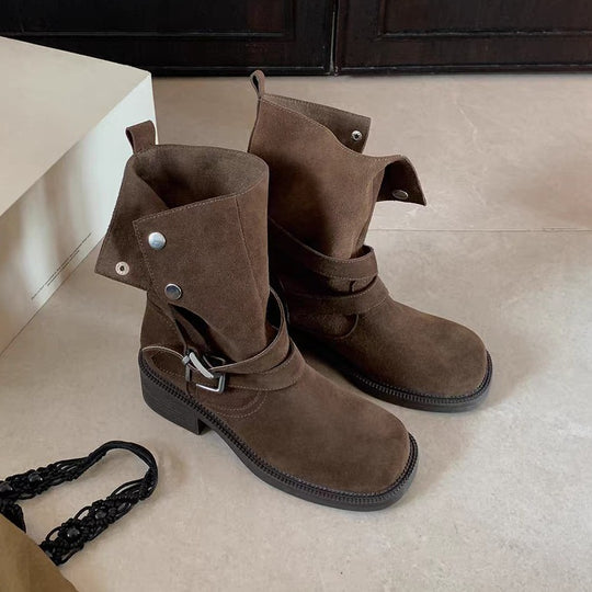 Damen Leder Stiefeletten mit dekorativem Riemen und robustem Blockabsatz EB