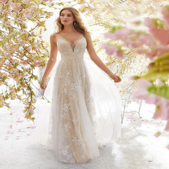 Damen Elegantes Tüll Abendkleid mit floralem Design und transparenter Oberfläche EB
