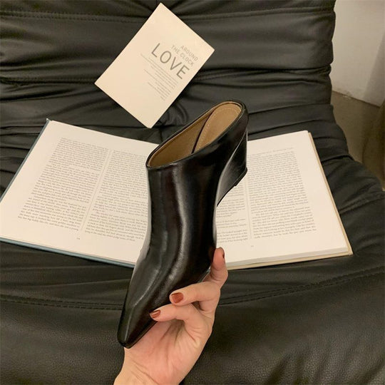 Damen schlanke Mules mit modernem asymmetrischem Design EB
