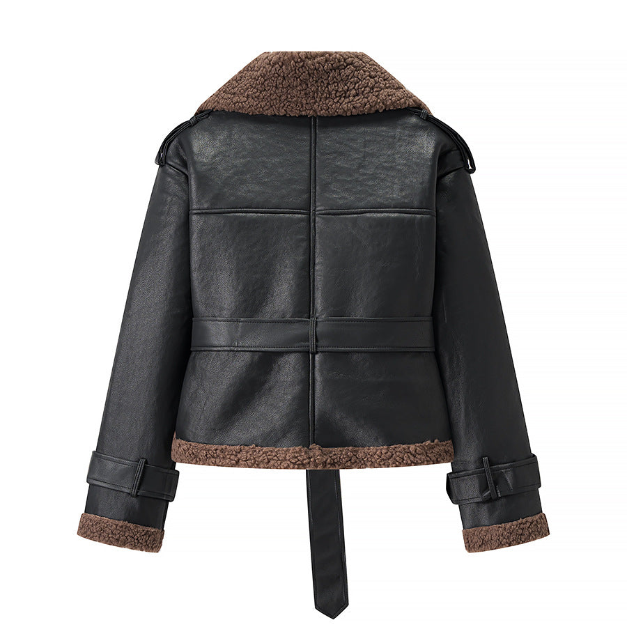 Damen Kunstlederjacke mit flauschigem Kragen und tailliertem Schnitt EB