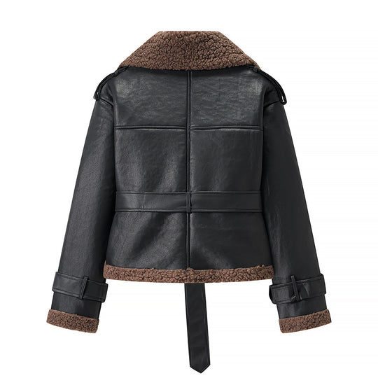Damen Kunstlederjacke mit flauschigem Kragen und tailliertem Schnitt EB