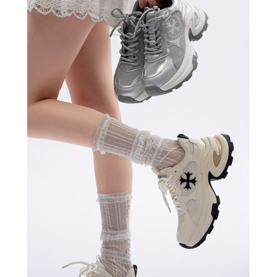 Damen Sportliche Sneaker mit atmungsaktiver Mesh-Oberfläche und dämpfender Sohle EB