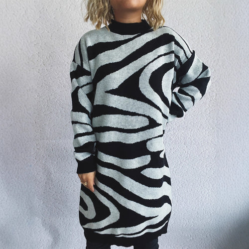 Damen Grobstrickpullover mit modernem Zebradesign und hohem Kragen EB
