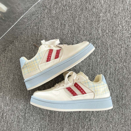 Damen Modischer Sneaker mit verspieltem Karomuster EB