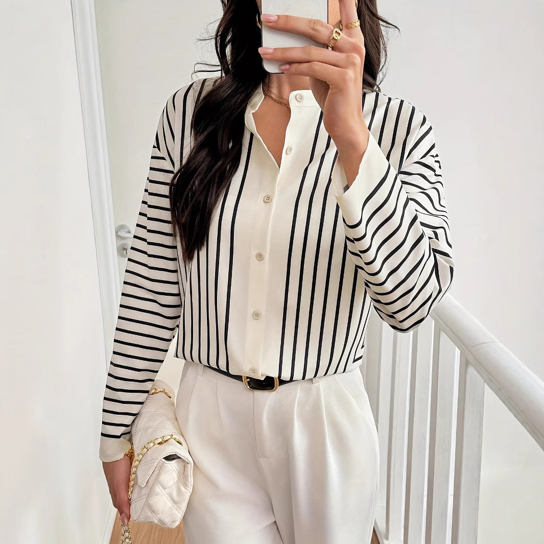 Damen Hemdbluse mit eleganter Knopfleiste und vertikalen Streifen EB