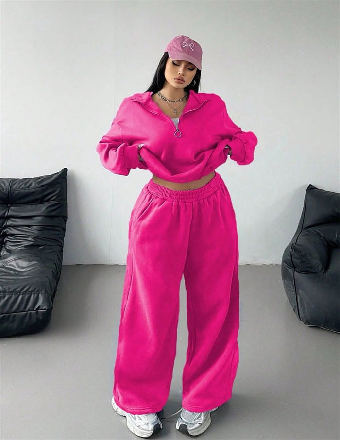 Damen Samt-Cropped-Ziphoodie und weit geschnittene High-Waist Palazzo-Jogginghose Eichborn Berlin