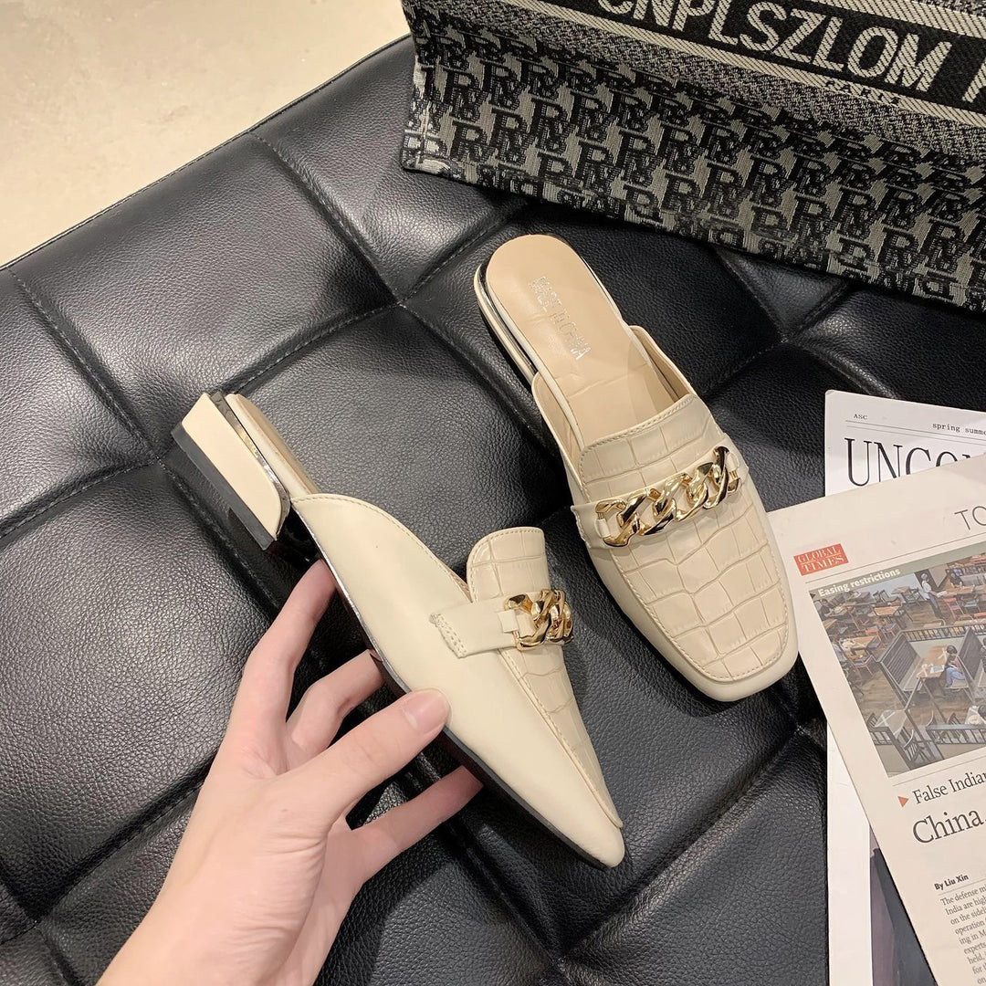 Damen Mules mit hochwertiger Kroko-Prägung und modischer Kettenapplikation EB