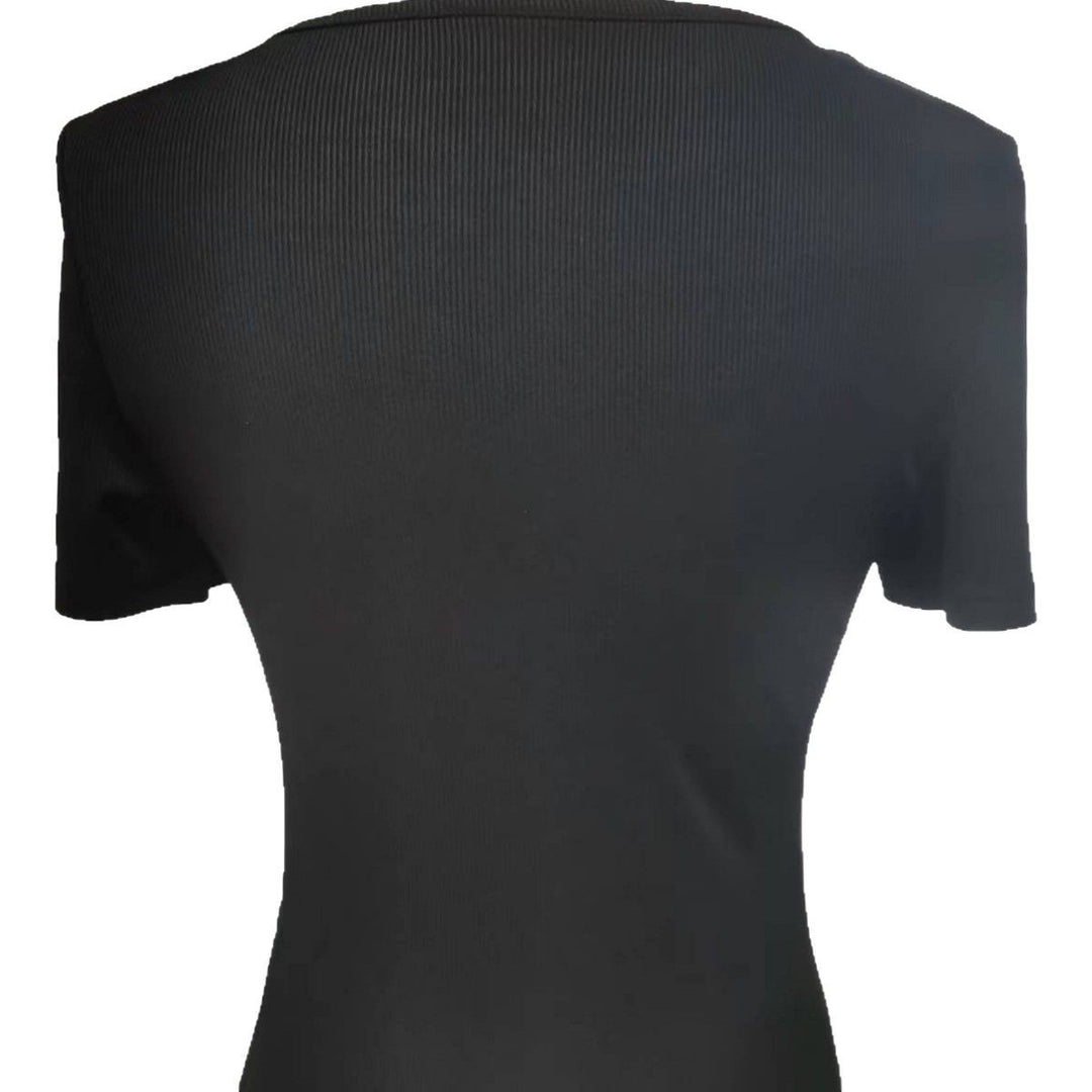 Damen Kurzarm Shirt mit dekorativen Knopfdetails EB
