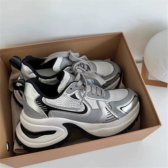 Damen Sneakers mit dämpfender Sohle und atmungsaktiver Mesh-Oberfläche EB