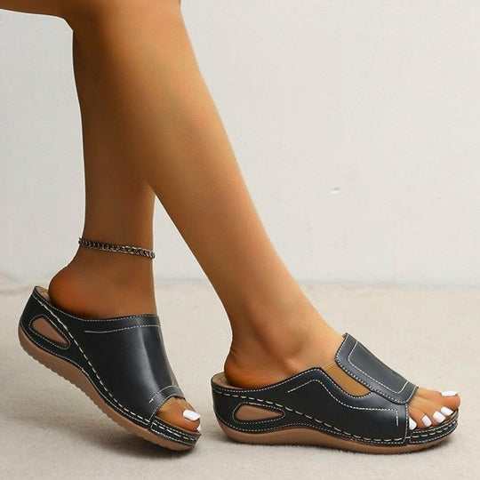 Damen lässige Leder-Sandalen mit verstellbarem Riemen und anatomischem Fußbett EB