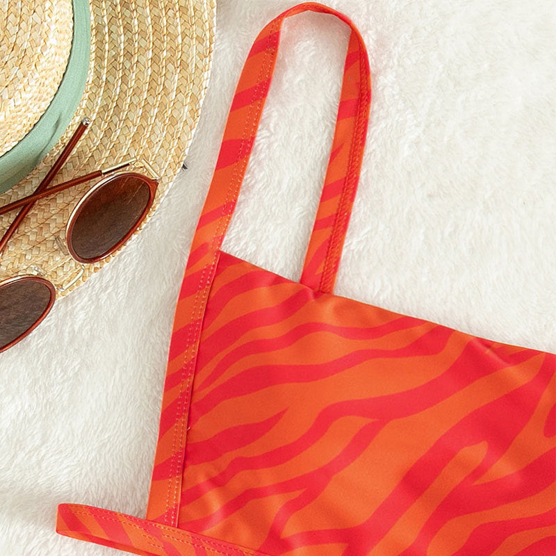 Damen Bikiniset mit trendigem Schnitt und sportlichen Details EB