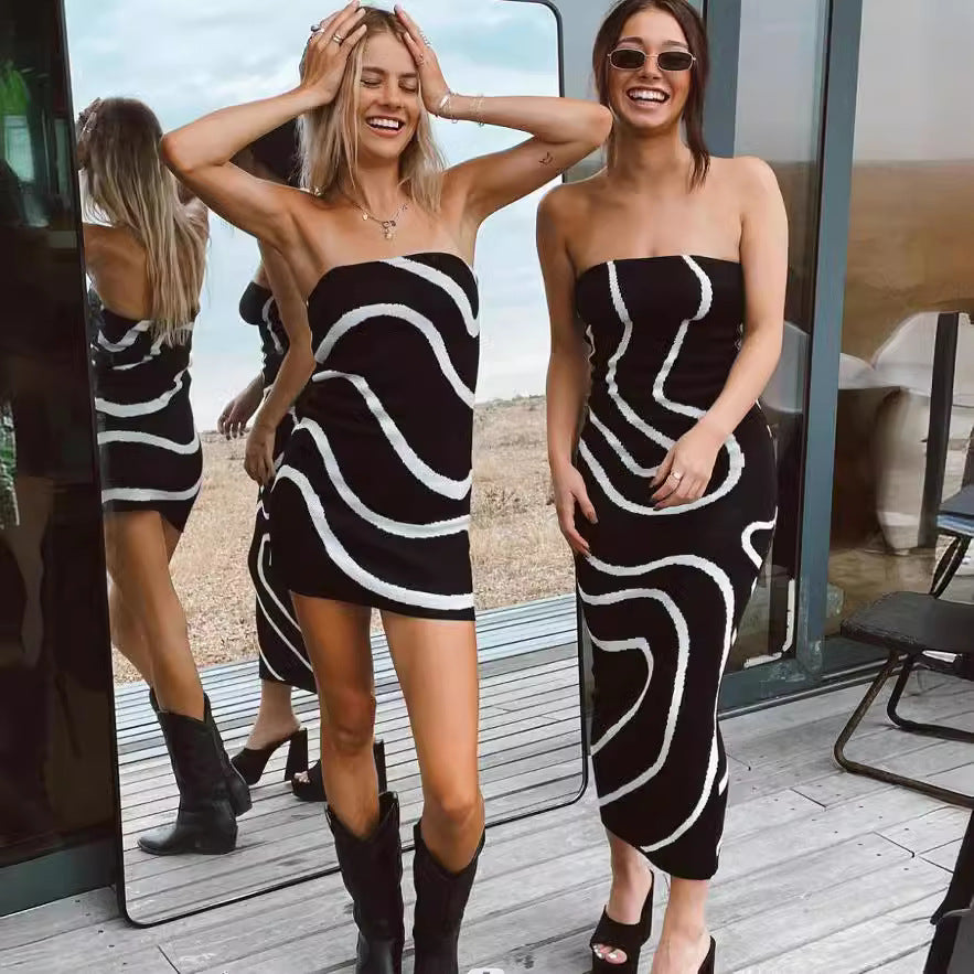 Damen Maxikleid im trendigen Silhouette mit asymmetrischem Design und dekorativen Linien EB