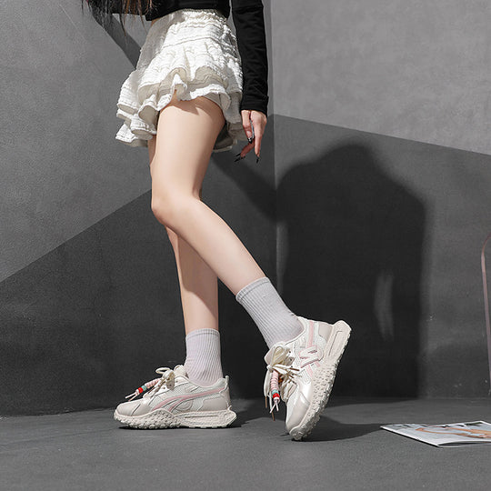 Damen Sportliche Sneaker mit flexibler Laufsohle und atmungsaktiver Netzstruktur EB