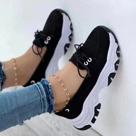 Damen  sportliche Chunky-Sneaker mit leichter Dämpfung, profilierter Wellenlaufsohle und atmungsaktivem Canvas-Obermaterial EB