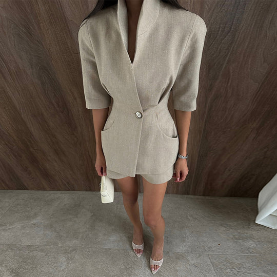Damen elegante Blazerjacke mit hohen Kragen und praktischen Taschen EB