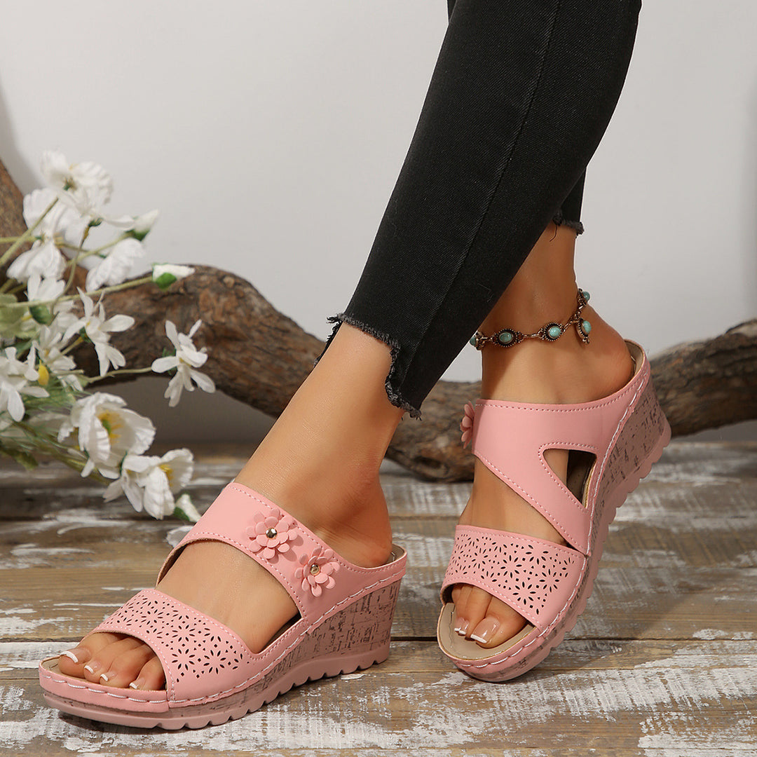 Damen Bequeme Riemensandalen mit floralen Akzenten EB